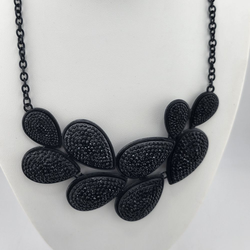 Black Faux Druzy Statement Necklace‎